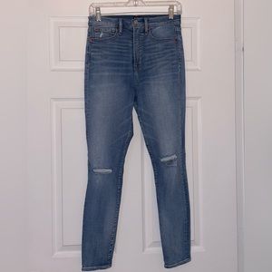 Gap Denim True Skinny jeans with ripped knees 28S